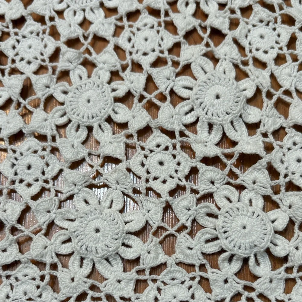 Vintage Elegant White Lace Table Runner